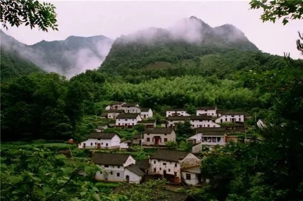 山村最強小農(nóng)民董三生最新傳奇故事，山村最強小農(nóng)民董三生傳奇新篇，董三生的最新故事