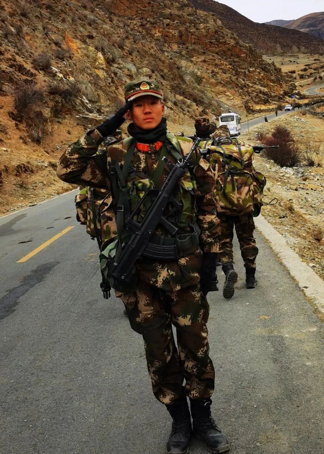 武警退伍后能否直接成為警察，解析與探討，武警退伍后轉(zhuǎn)崗警察的途徑解析與探討