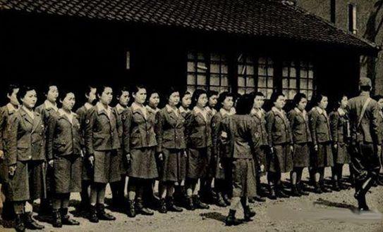 二戰(zhàn)日本女兵體檢尷尬圖片，歷史、性別與身體的交織，二戰(zhàn)日本女兵體檢的尷尬瞬間，歷史、性別與身體的交織圖片