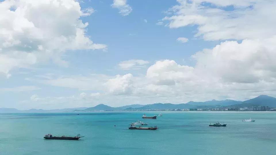 三亞自由行還是跟團好，深度解析旅游體驗與選擇策略，三亞自由行與跟團游對比解析，旅游體驗與選擇策略探討