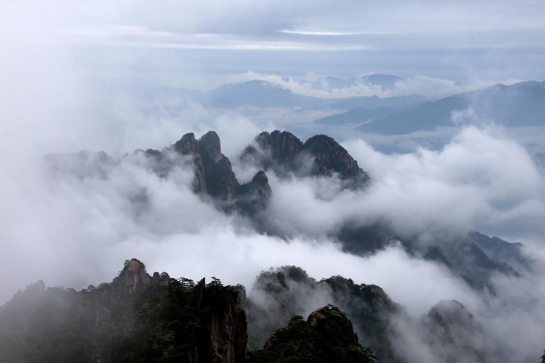 黃山，向六十歲以上老人敞開懷抱，盡享免費(fèi)之旅，黃山向長者敞開懷抱，免費(fèi)暢游盡享美景